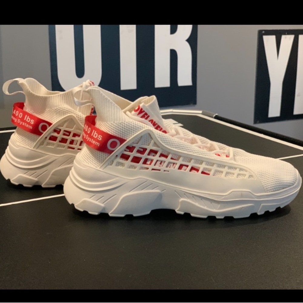 TM WILL 5,400 lbs shoes